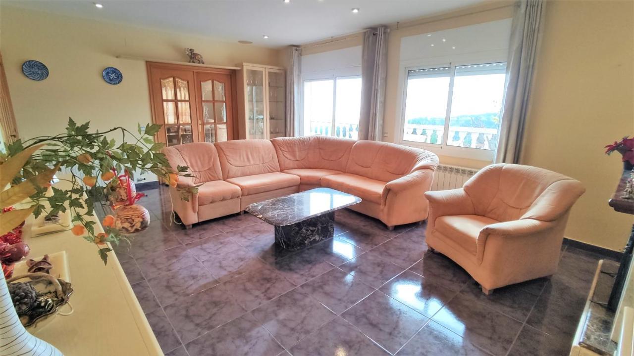 Villa Carolina Mataro Luaran gambar