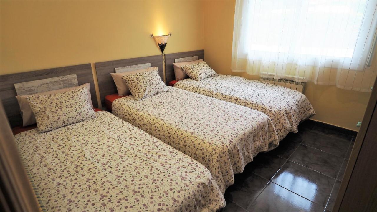 Villa Carolina Mataro Luaran gambar