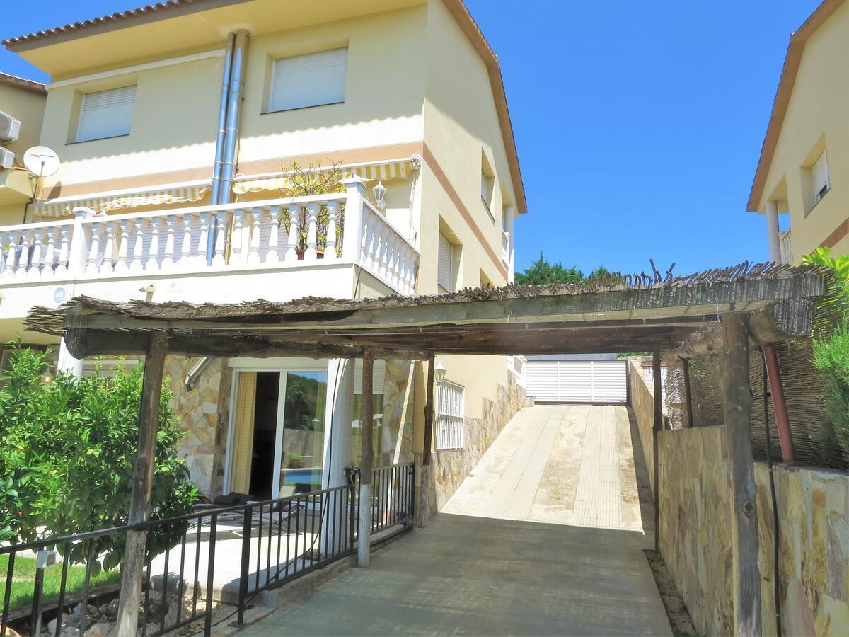 Villa Carolina Mataro Luaran gambar