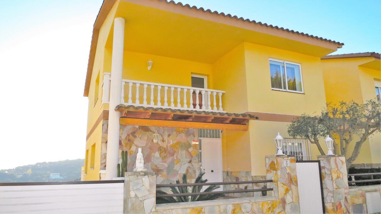 Villa Carolina Mataro Luaran gambar