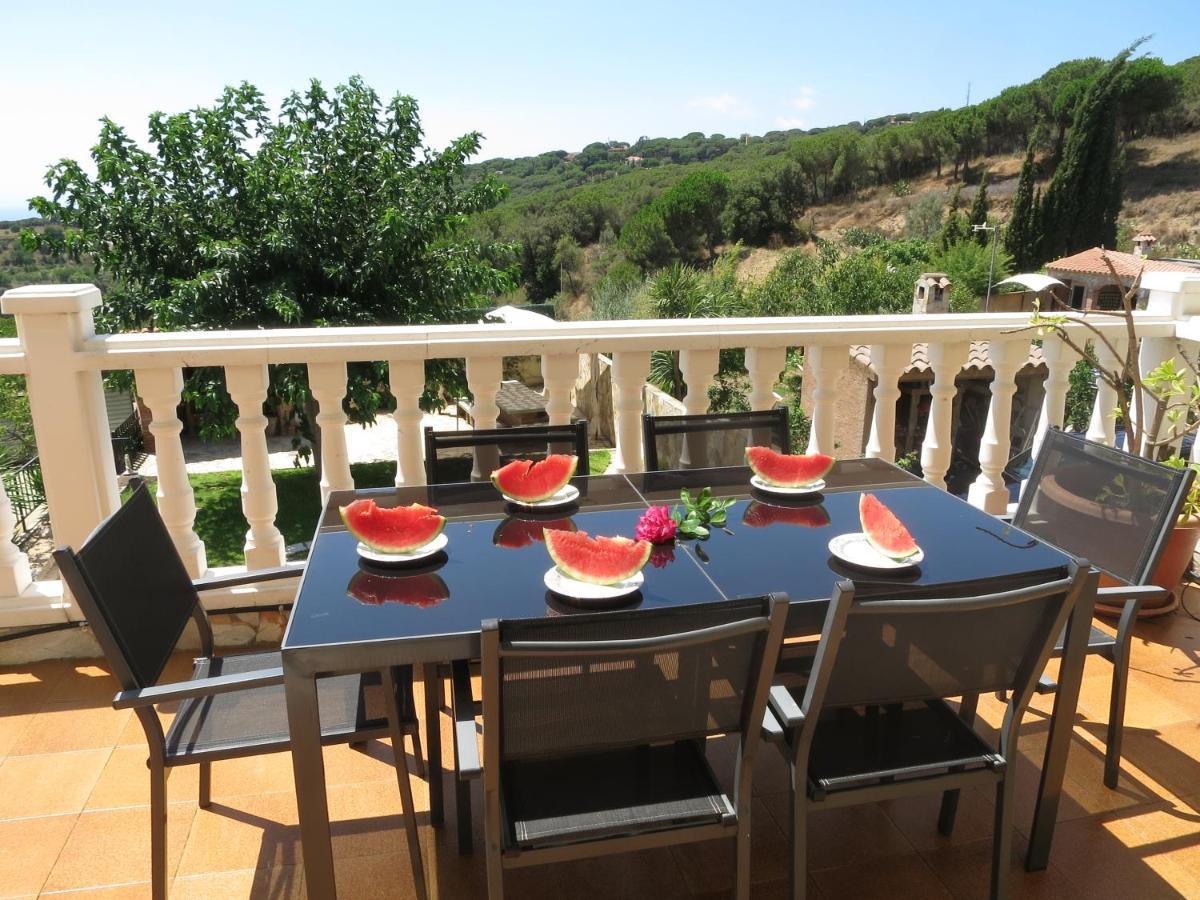 Villa Carolina Mataro Luaran gambar
